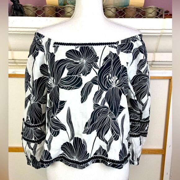 Tahari Linen on or Off Shoulder Floral Black and White blouse w/silver trim - Picture 2 of 15